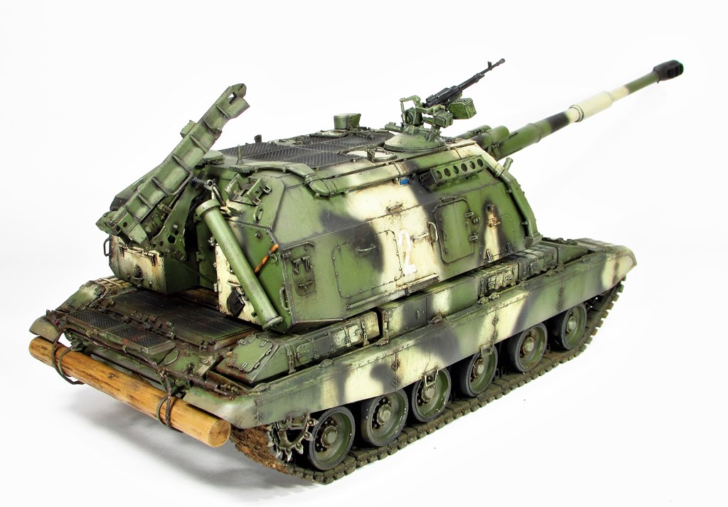 Trumpeter 05574 1/35 Mô Hình Pháo Tự Hành Russian 2S19 Self-propelled 152mm Howitzer